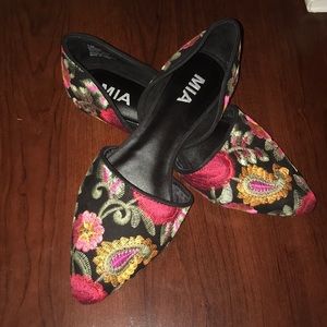 Embroidered Floral Flats